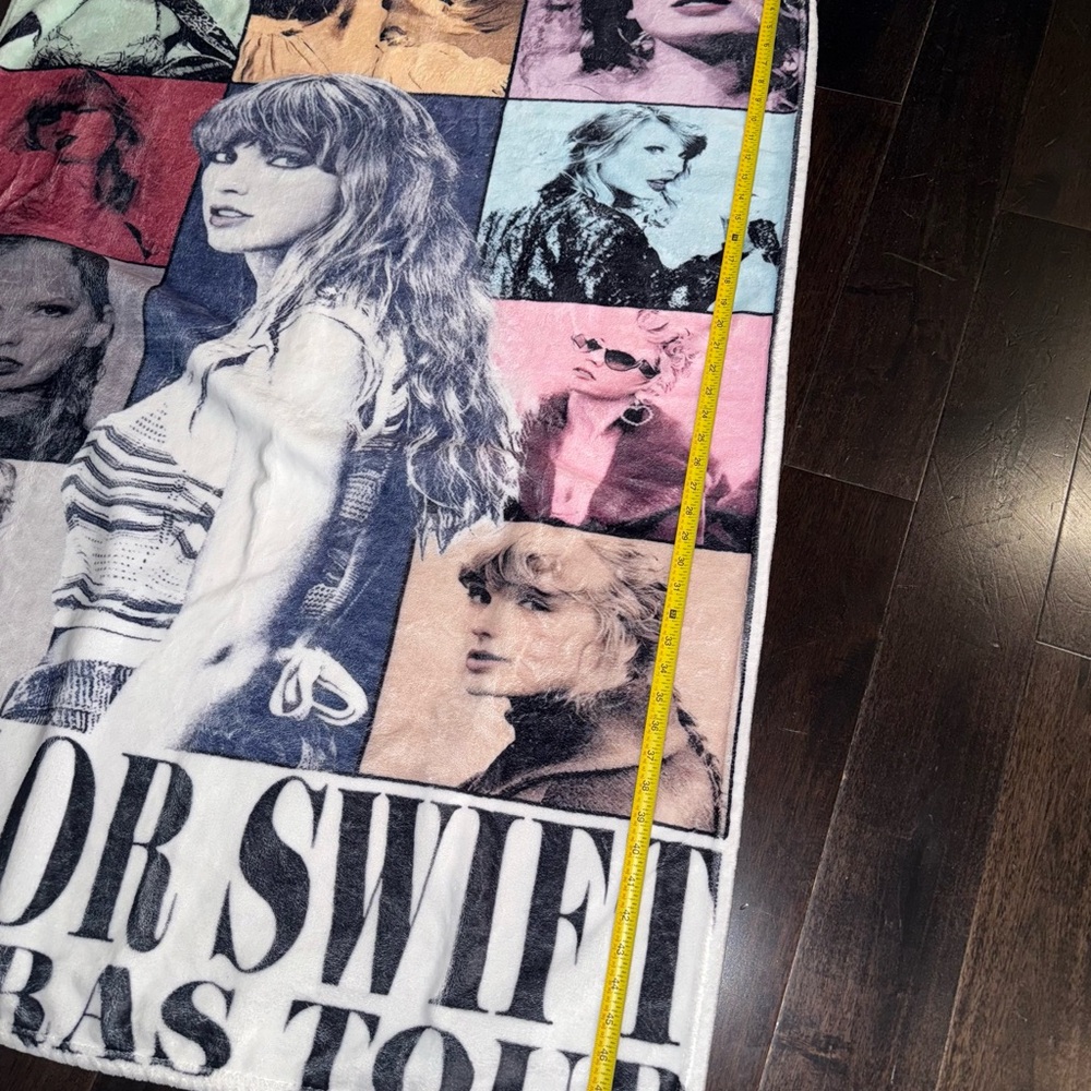 Taylor Swift Eras Tour Plush Blanket 49.5x 39.5 - Picture 4 of 6